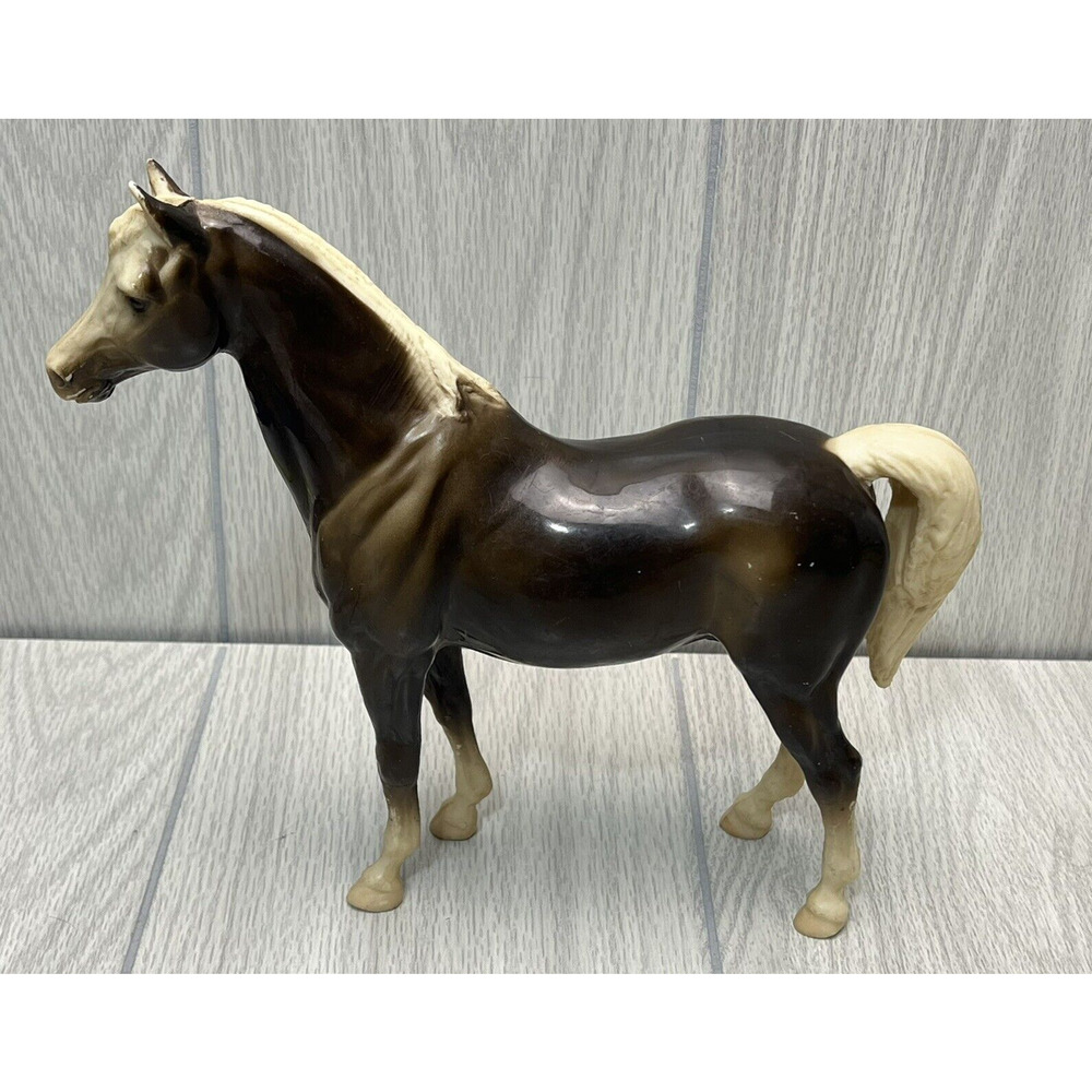 Breyer Model Horse Mare 9"‎ Vintage White Mane Brown Horse